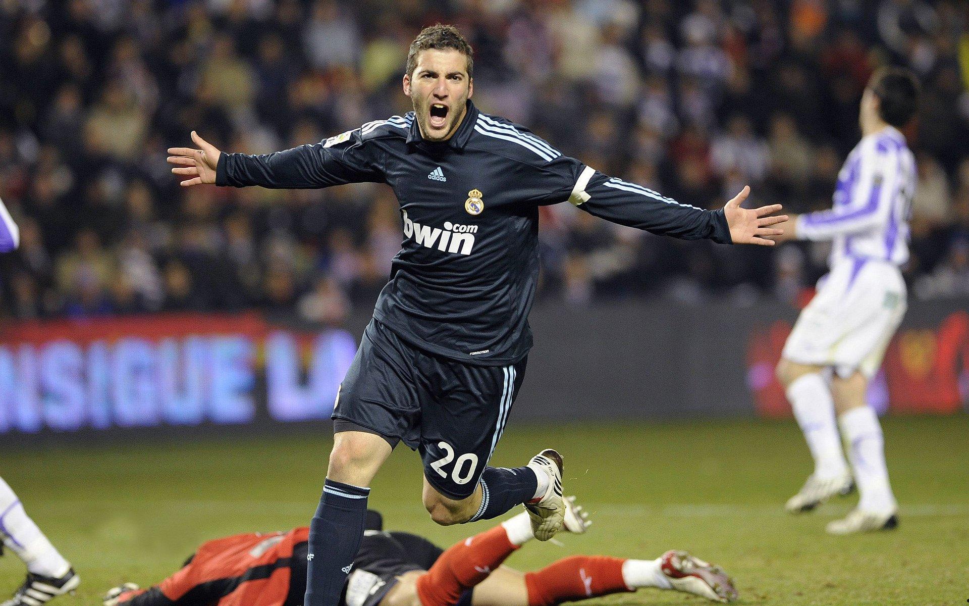 丹-伯恩，我对伊萨克没有敌意，对他只有美好的祝愿